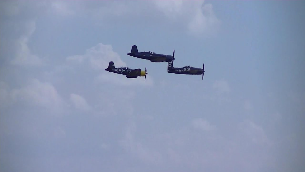 Flying Legends 2018 (Saturday): Corsairs and Bearcat