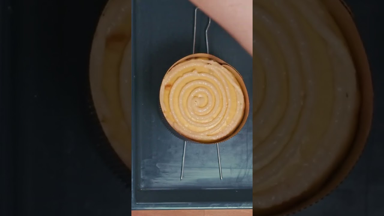 550 g Teig, lange Gare, dann ein Ring aus Mandelfülle – so wird Panettone zur Festtagstorte. 🎄