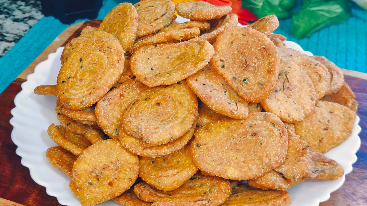 Rajasthani Moong Dal Masala Mathri | राजस्थानी मूंग दाल मसाला मठरी /#namkin / sanju kitchen khajana 
