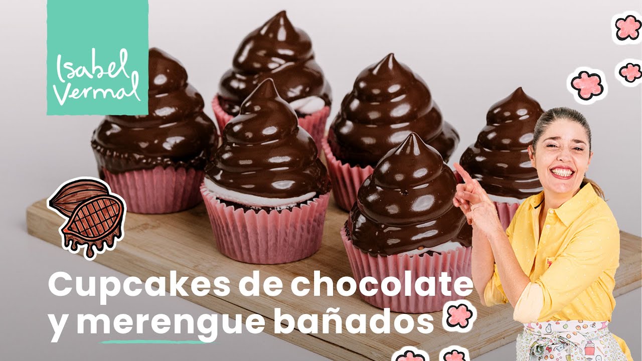 Cupcakes de chocolate, dulce de leche y merengue bañados