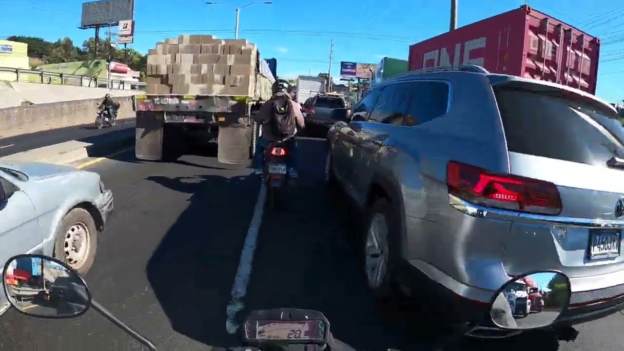 EL TRAFICO DE NUESTRA VILLA NUEVA - INCREIBLE