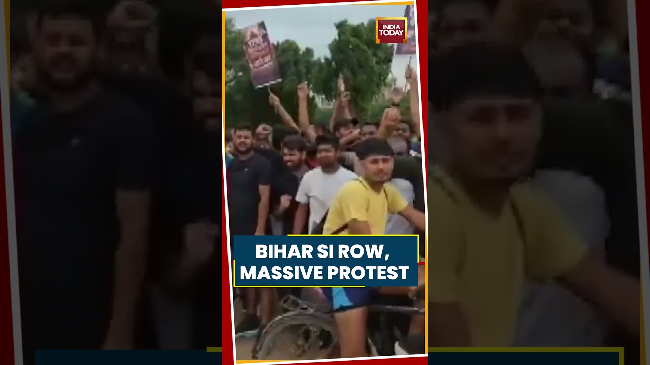 Bihar Police SI Recruitment Row: Candidates Protest At Gandhi Maidan #biharnews #shorts #bpsc