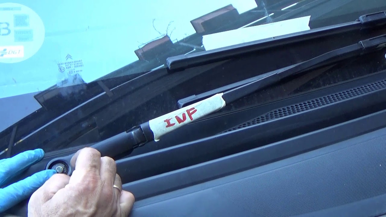 Cómo extraer los limpiaparabrisas del coche sin extractor. TRUCO