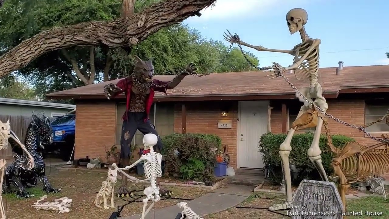 Halloween Yard Display 2022 featuring 12-foot Skeleton, Giant 9-foot Werewolf & Spooky Graveyard