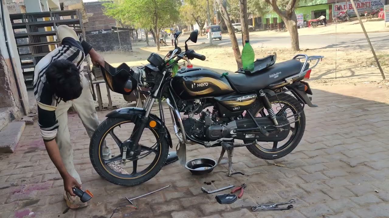 #Splendor bike ki service karte hue