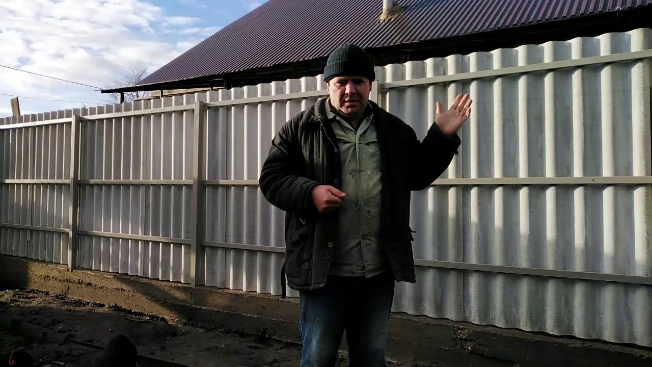 Забор из ШИФЕРА//новый забор из ШИФЕРА