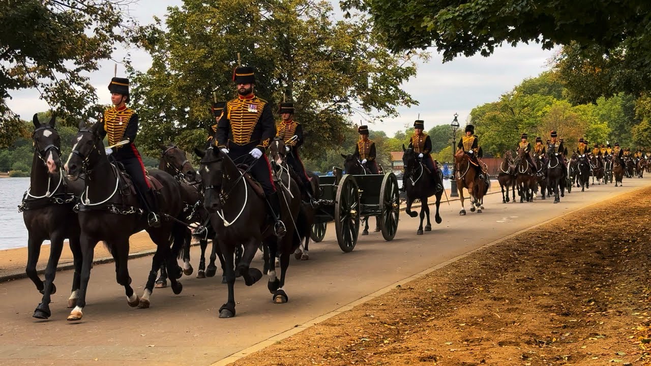 Magnificent King&rsquo;s Troop Royal Horse Artillery Ride Along the Serpentine in Hyde Park