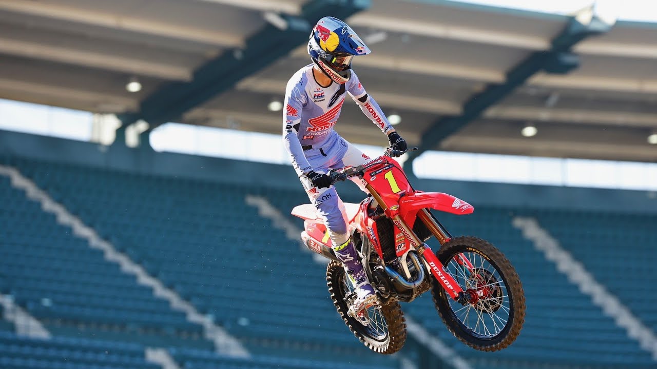 Antonio Cairoli and Jeffrey Herlings on Jett Lawrence - huge respect! 