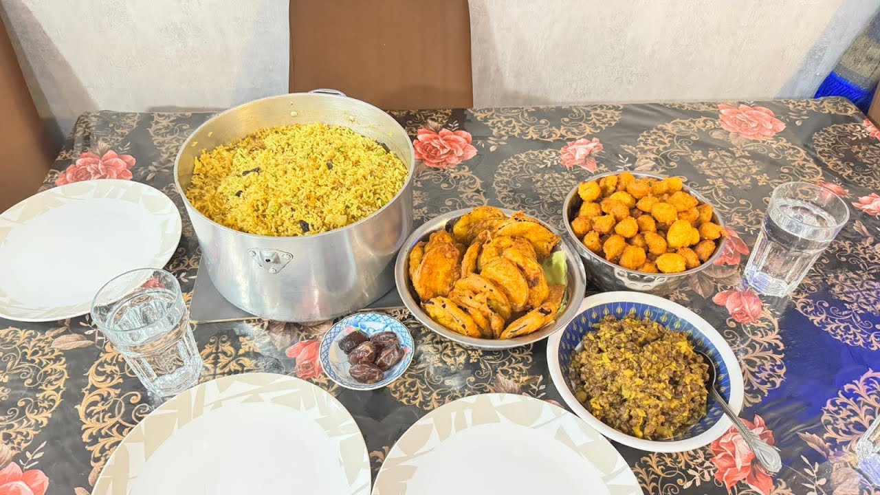 Iftar day 15| delicious keema biryani| chicken bhuna| chana| beguni| rita maas with uri bisi 