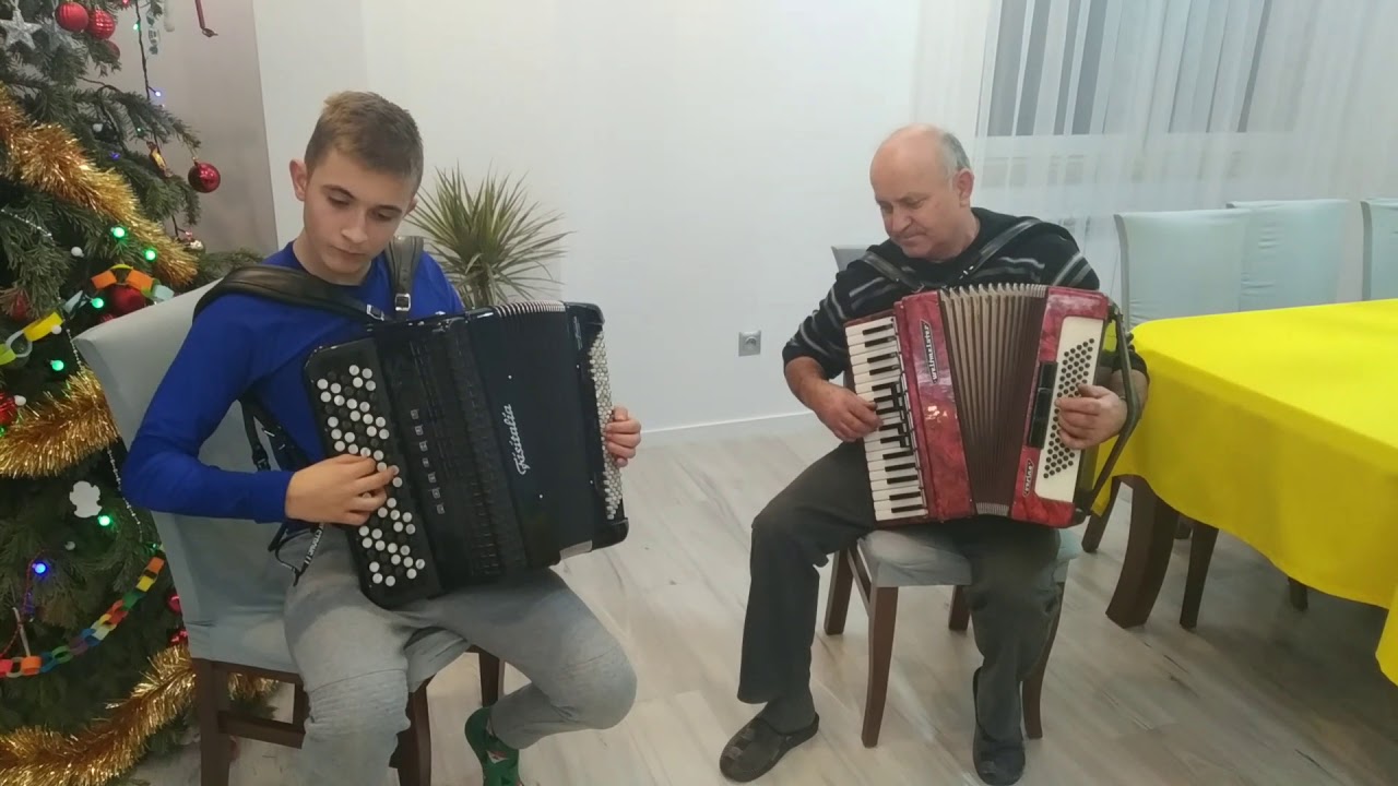 Walc F-dur  na dwa Akordeony . Ja z Dziadkiem 👍😁.