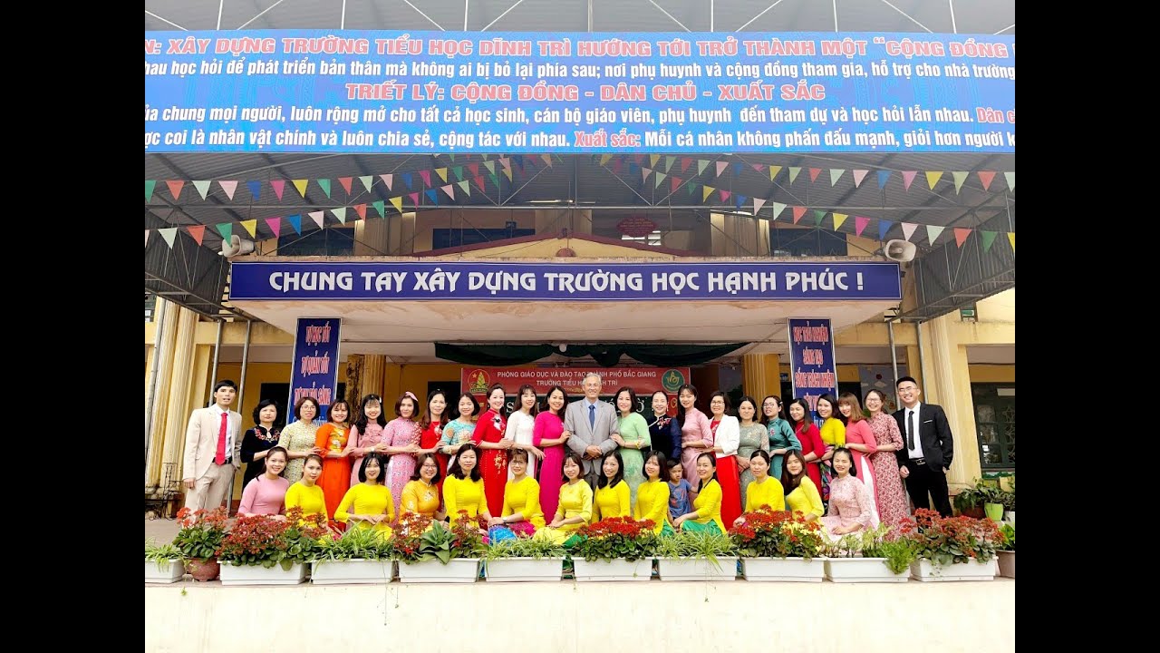 DUYÊN DÁNG ÁO DÀI - ĐOÀN VIÊN CÔNG ĐOÀN TH DĨNH TRÌ