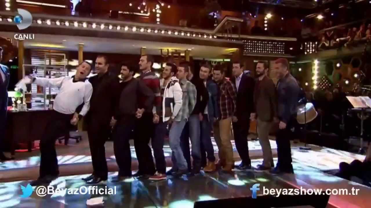 Beyaz, Ahmet Kural ve Murat Cemcir'den Sivas Halayı Beyaz Show 2013 Twitter: @SivasHalayi