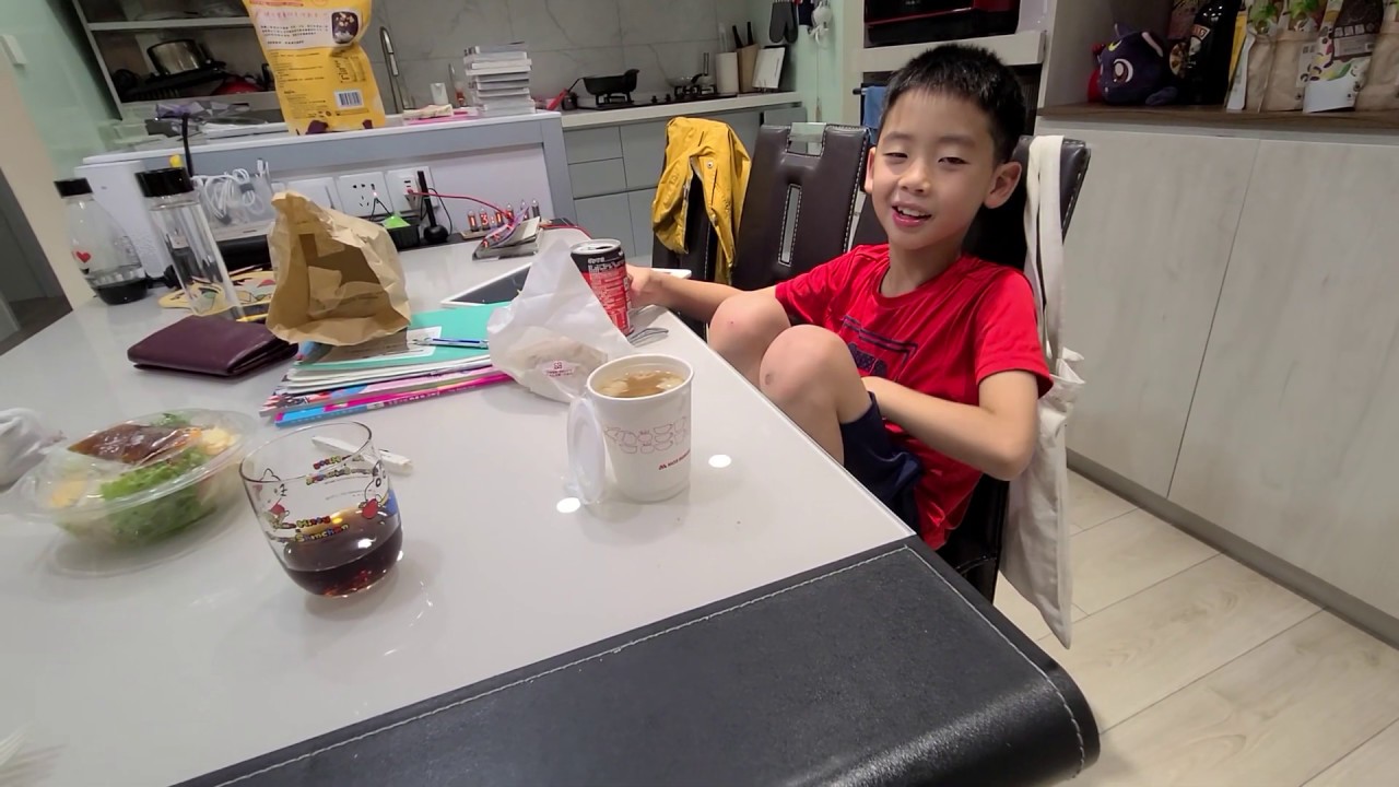 老婆買了摩斯漢堡給我吃....可是？