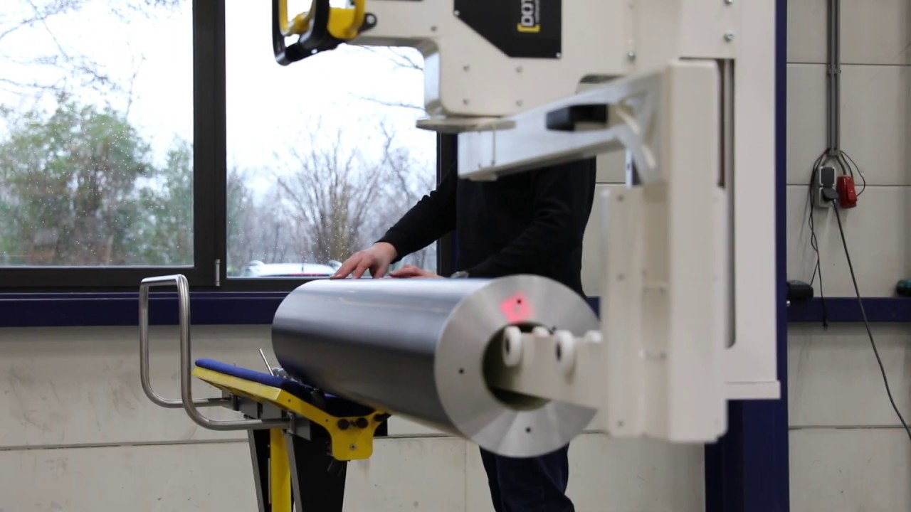 Dotec Offset, Flexo Printing sleeve changeover manipulator, quick and easy.