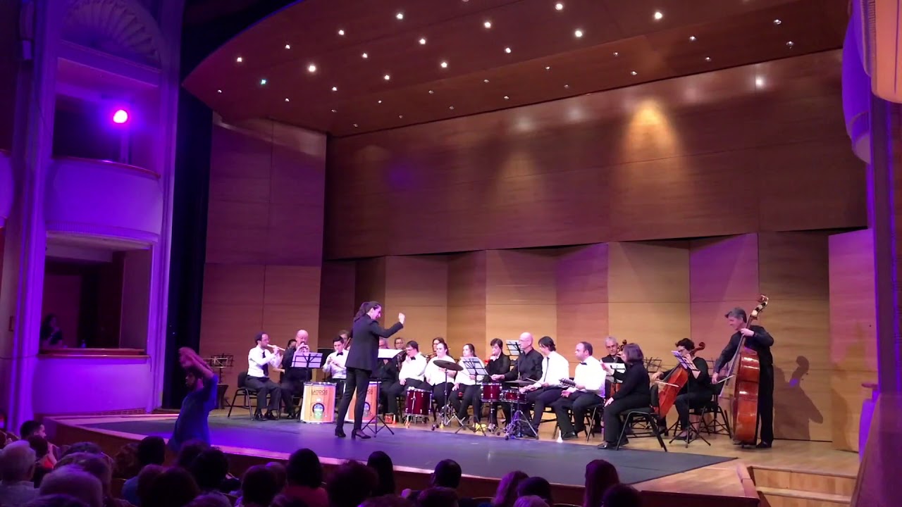 ROSS | «Cantando y bailando con pájaros». F.J. Haydn. Sinfonía de los juguetes, Hob. II: 47