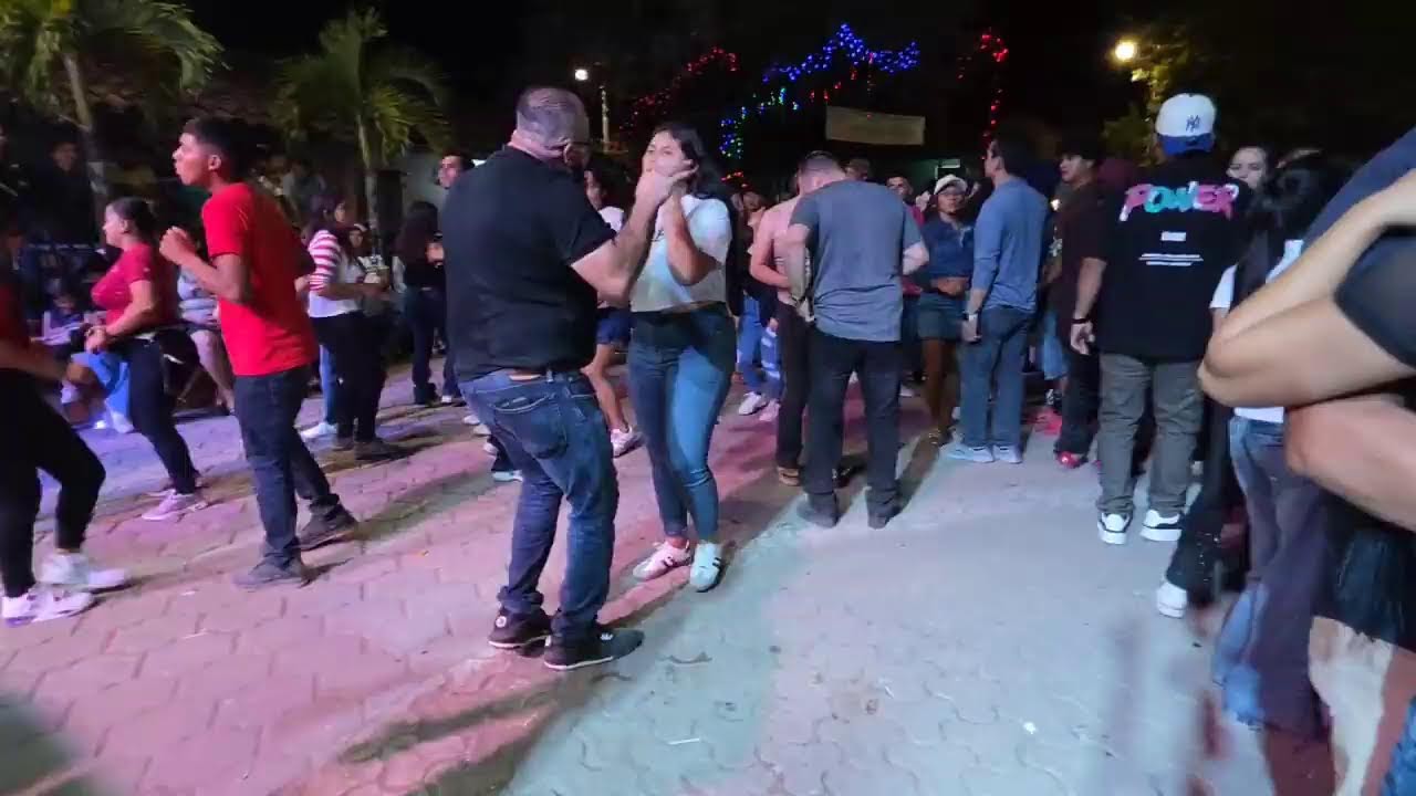 fiesta en san diego no tenemos derecho ala musica del autor
