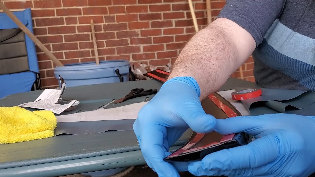 2019-2021 Honda Insight: Installing a rear window spoiler