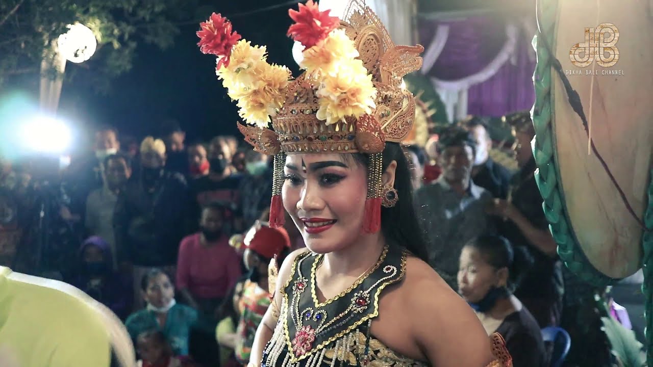 DEVI Si Goyang Belut di Bestala