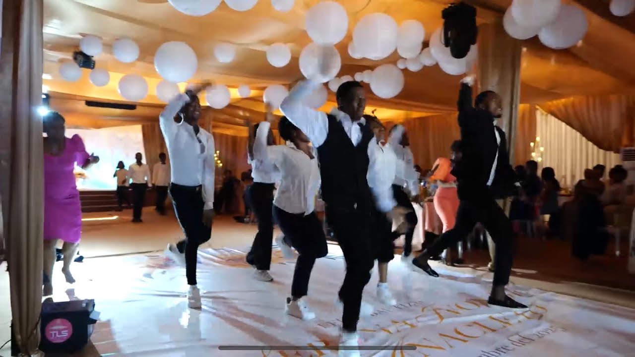 LA MEJOR ACTUACI&Oacute;N DE KELEBU EN EQUATORIAL GUINEA (dance street boys)