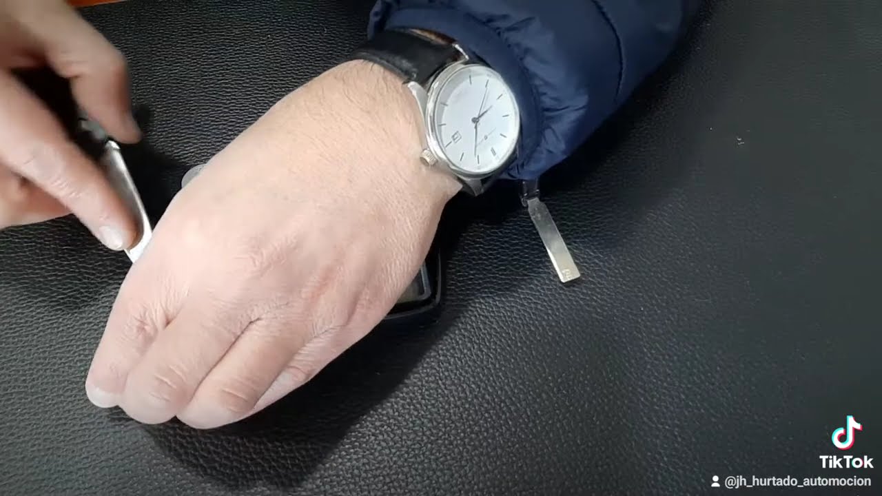 Cambiar pila mando llave Toyota C HR