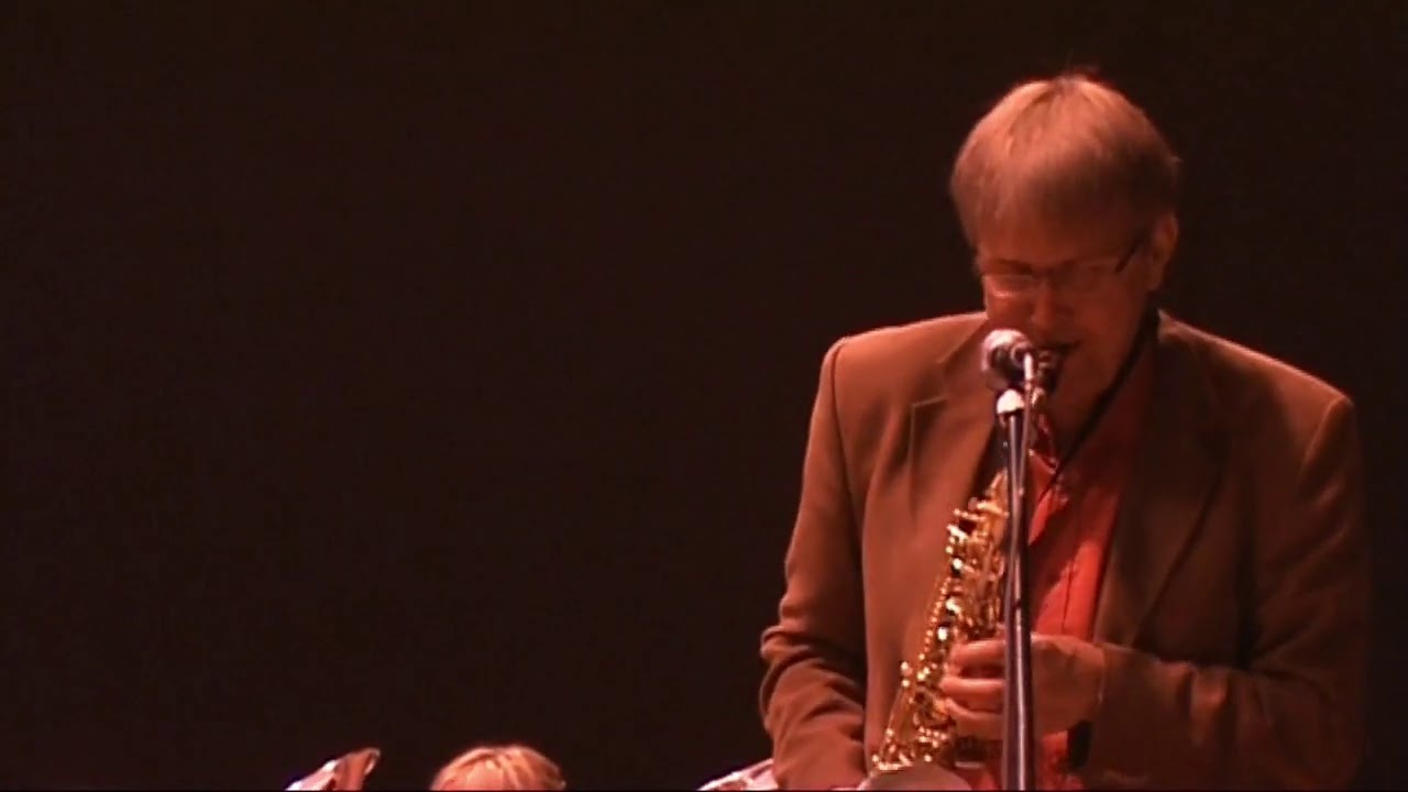 #17 Louisiana Washboard Five (Norway) and Bude Town Band 2006 at Bude Jazz Festival