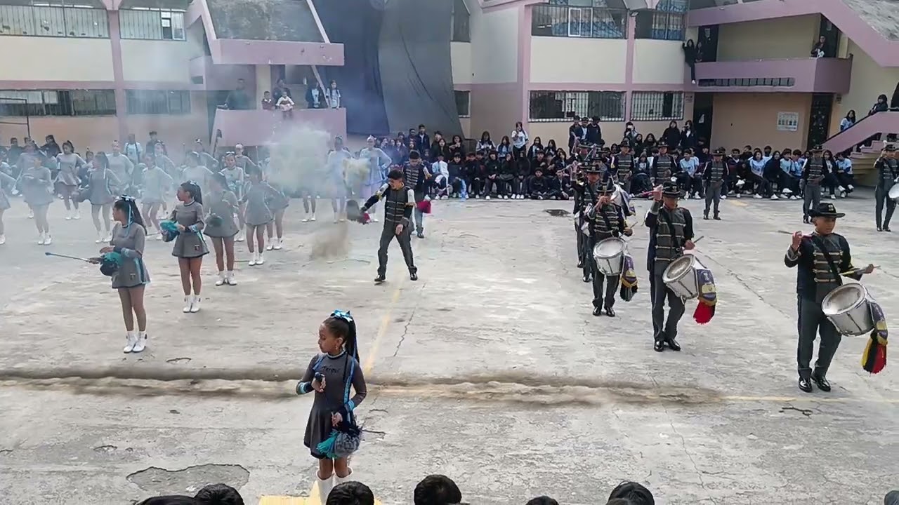 10MA GLORIOSA BANDA ESTUDIANTIL Y BASTONERAS TARQUI - 50 AÑOS TARQUI (26/02/2025) Jornada Básica