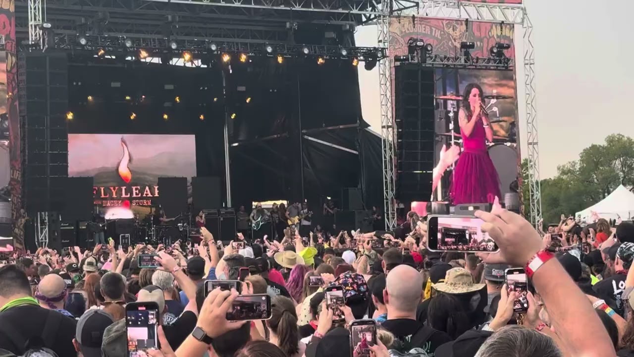 Flyleaf “I’m so Sick” @ Louder Than Life 2025