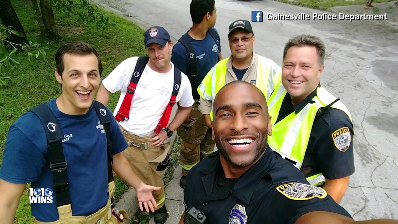 Daniel Rengering - Everyone Is Swooning Over Florida Cops Posting Selfies During Hurricane Cleanup