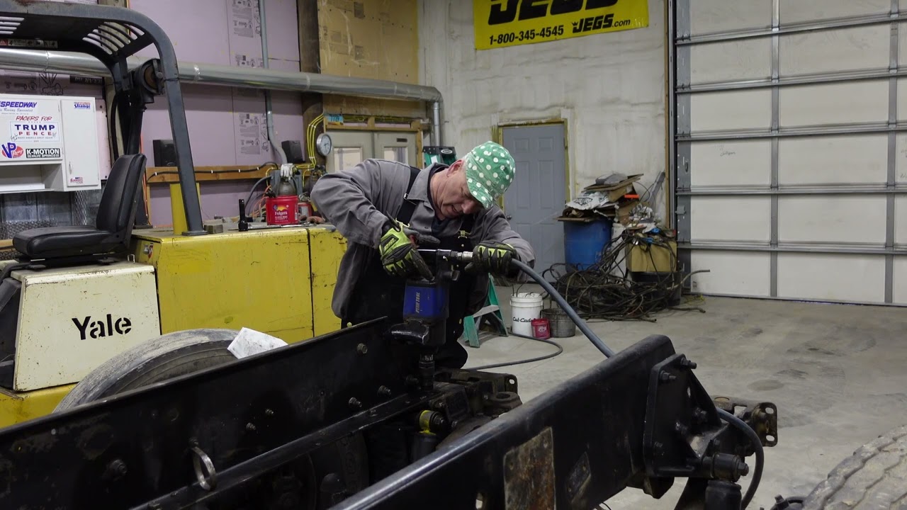 359 EXHD Peterbilt restoration. Final part of tear down. PT5