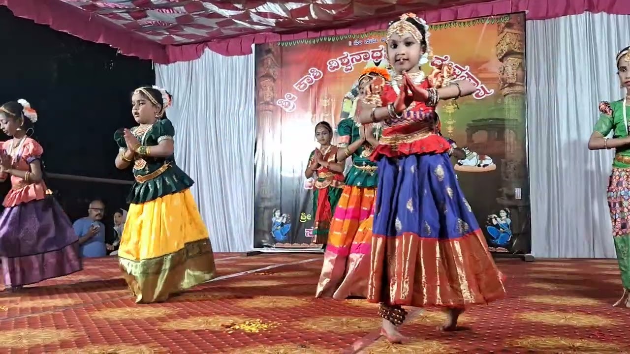 Pushpanjali Dance by Saarshika Valli at Kashi Viswanatha Swamy Temple #shivaratri 