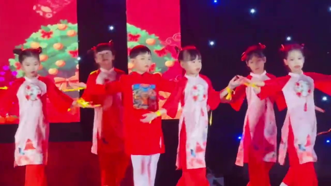 LỚP 2B - TẾT BÌNH AN.