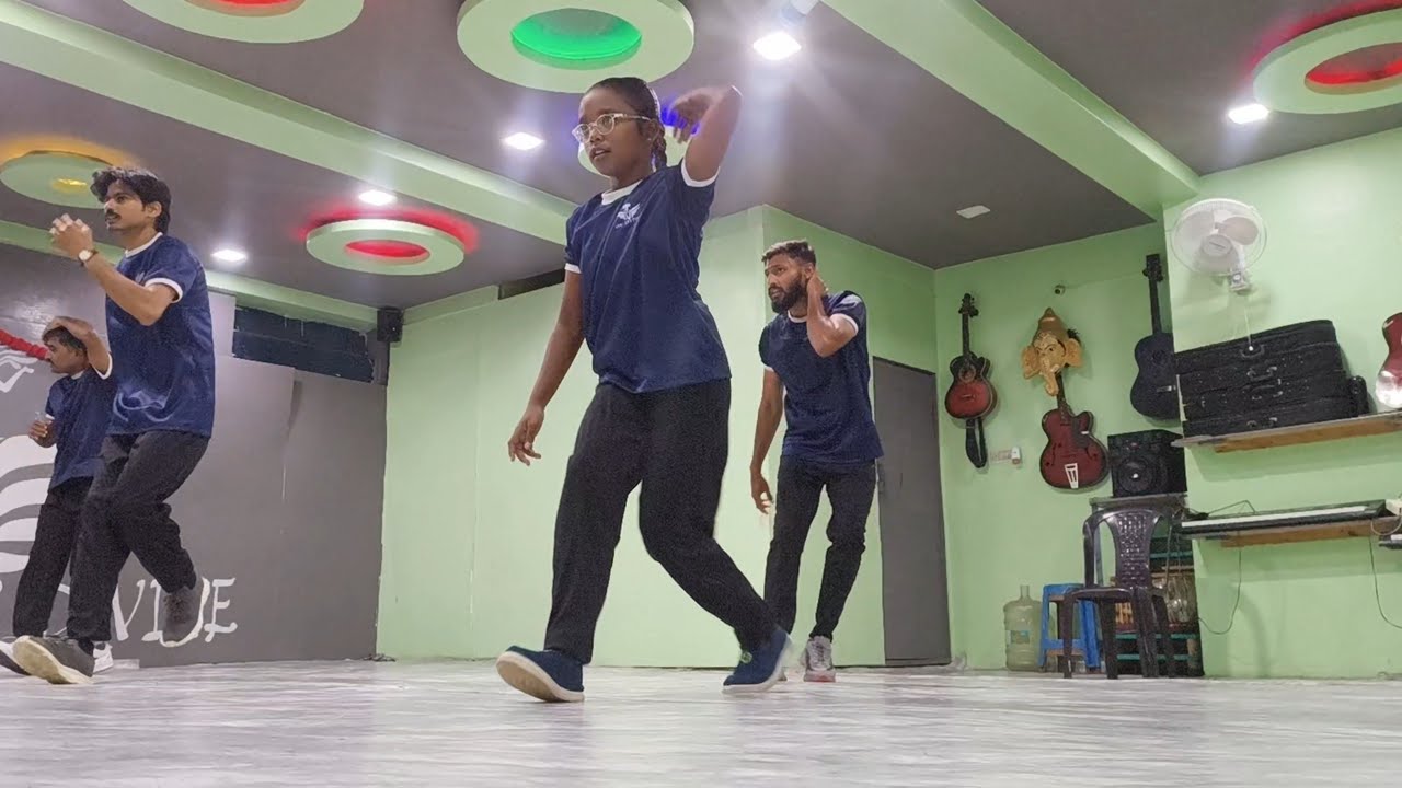 Chikiri Chikiri Song dance practice At | DANCERS DIVINE |  RAYASANDRA CIRCLE #chikirichikiri