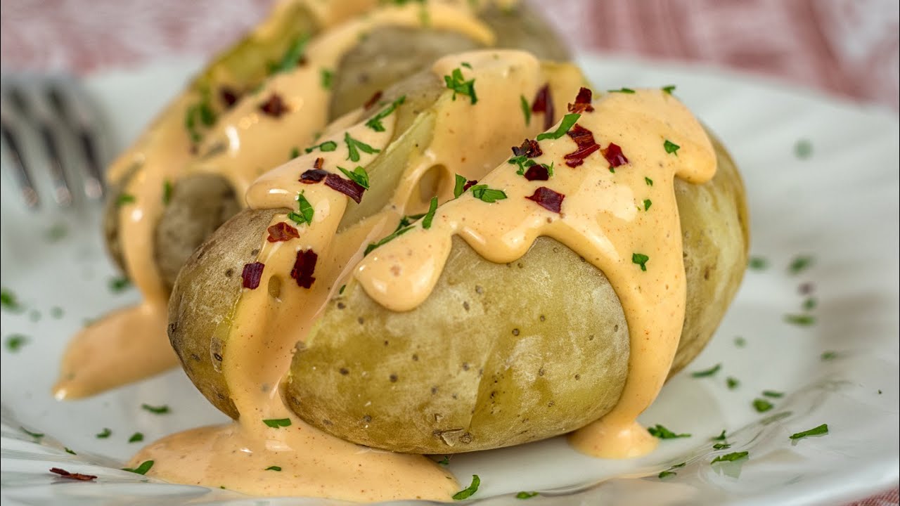 PATATAS ASADAS CON SALSA A LA CERVEZA