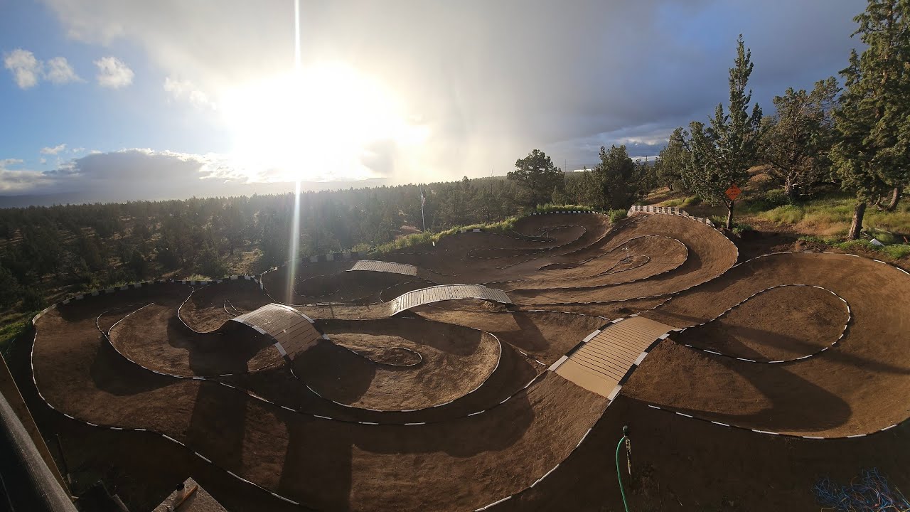 Traxxas Slash 4x4 on a Backyard RC Track!!!