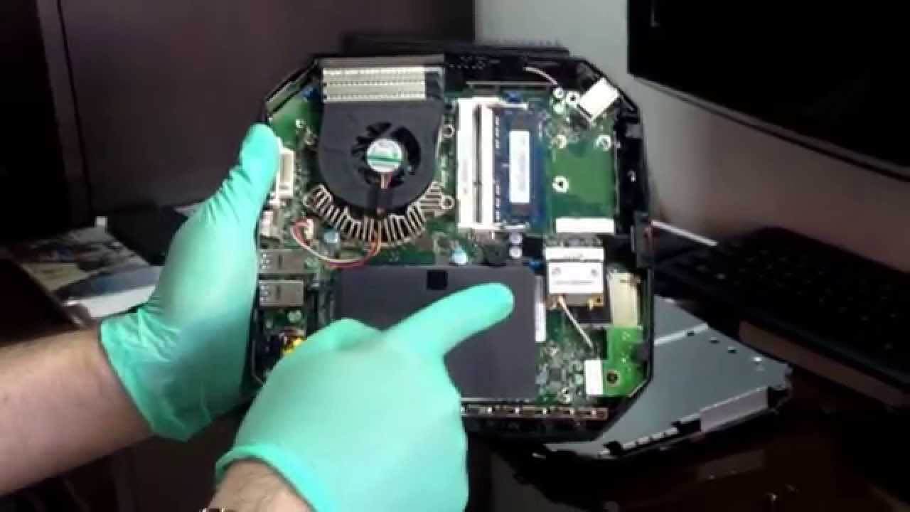Acer Revo RL80-UR22 putting inside two drives: SSD & HHD at the same time... Enjoy...