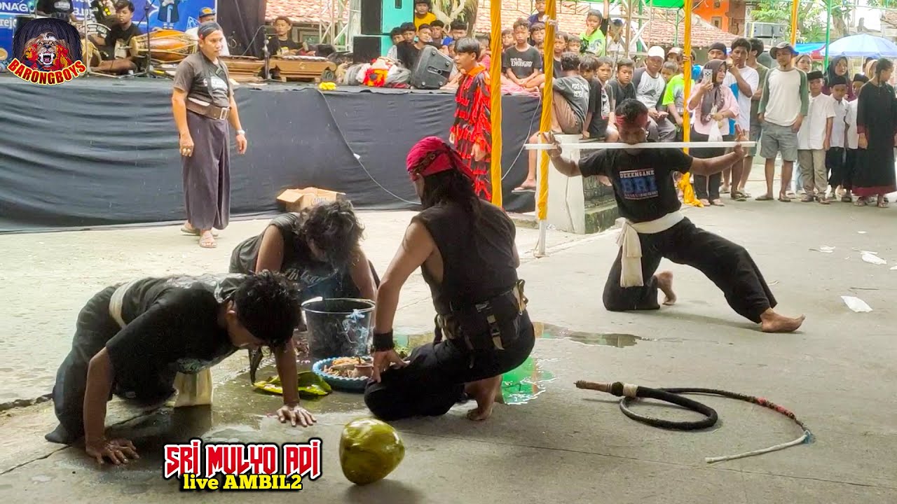 FULL ATRAKSI JARAN DOR!!  PEMAIN BARONGAN KESURUPAN NGAMUK MAKAN TRATAK ! ETAPI BOHONG 😂