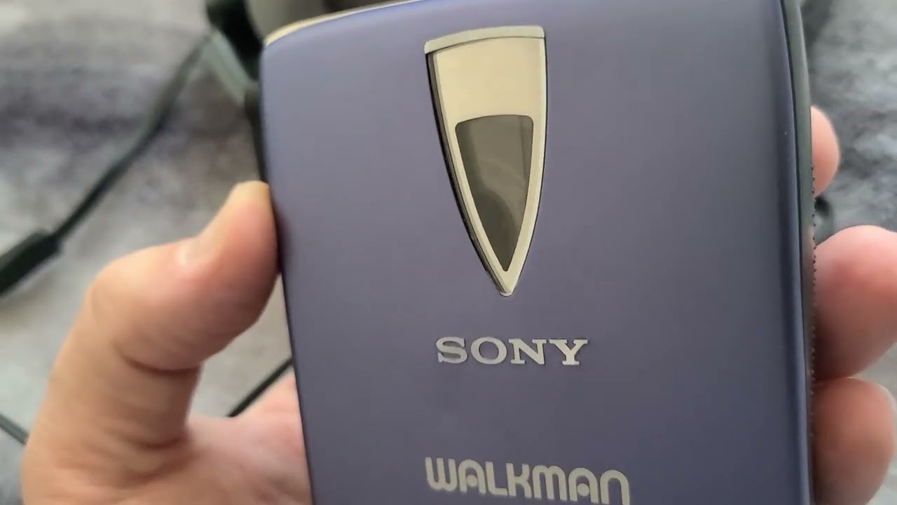 Sony WM-EX2 demo (cassette player/  Made in Japan)