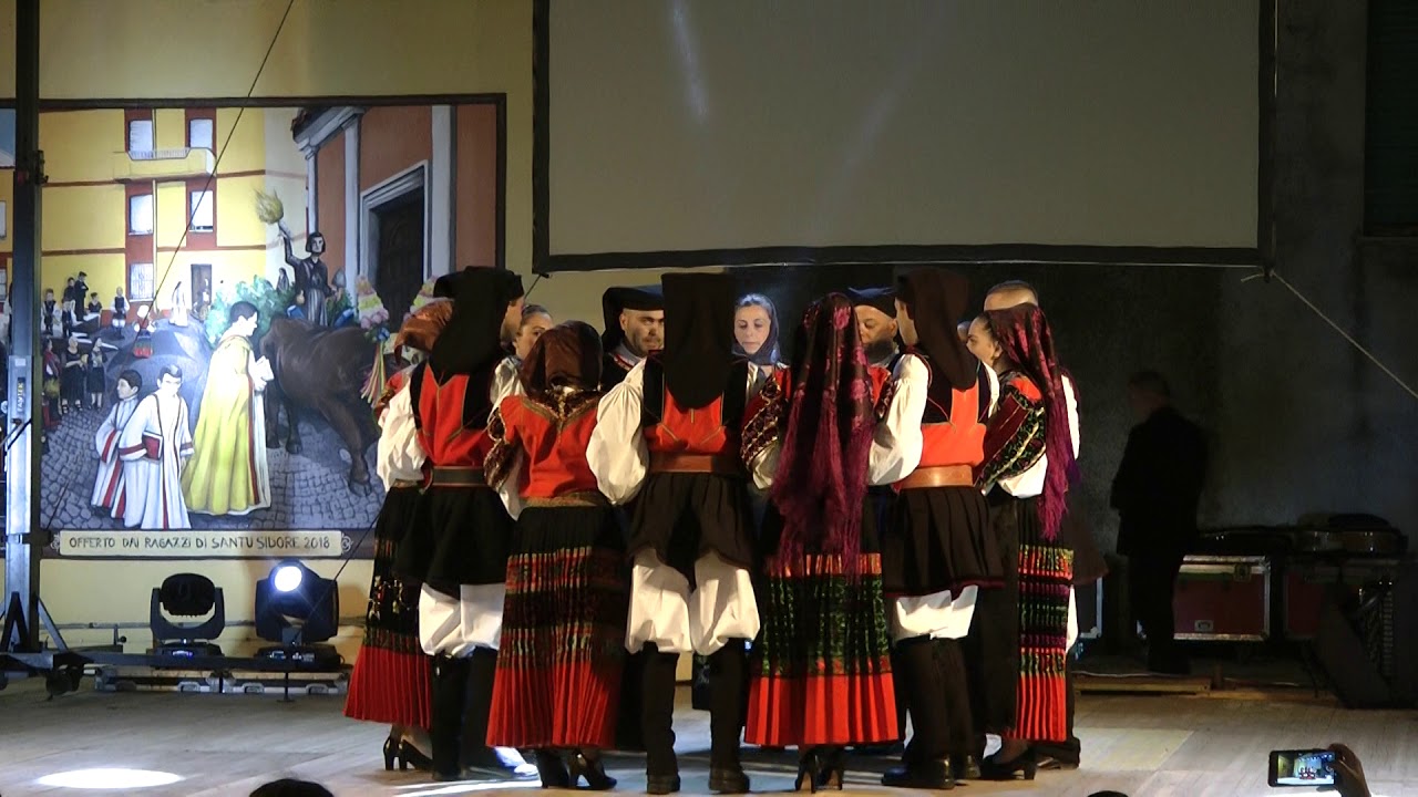 Gruppo Folk =SANTA LULLA di ORUNE=   =Passu torrau=