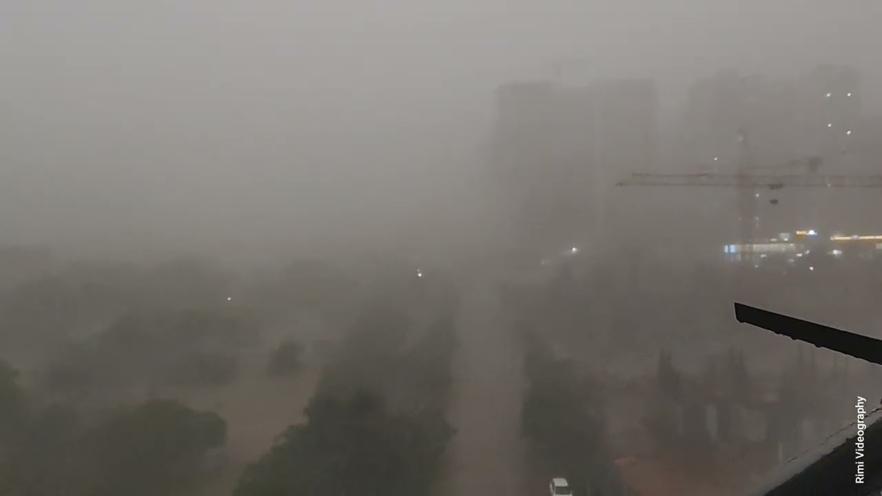 Heavy rains - strong dust storm at Greater Noida West, Techzone 4. #duststorm​ ​​​​​#heavyrain​