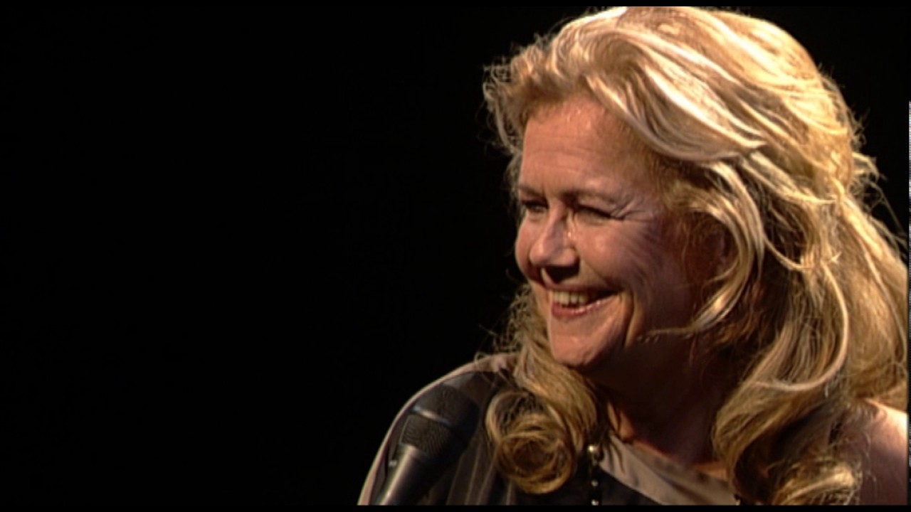 Mathilde Santing sings 'In the morning'