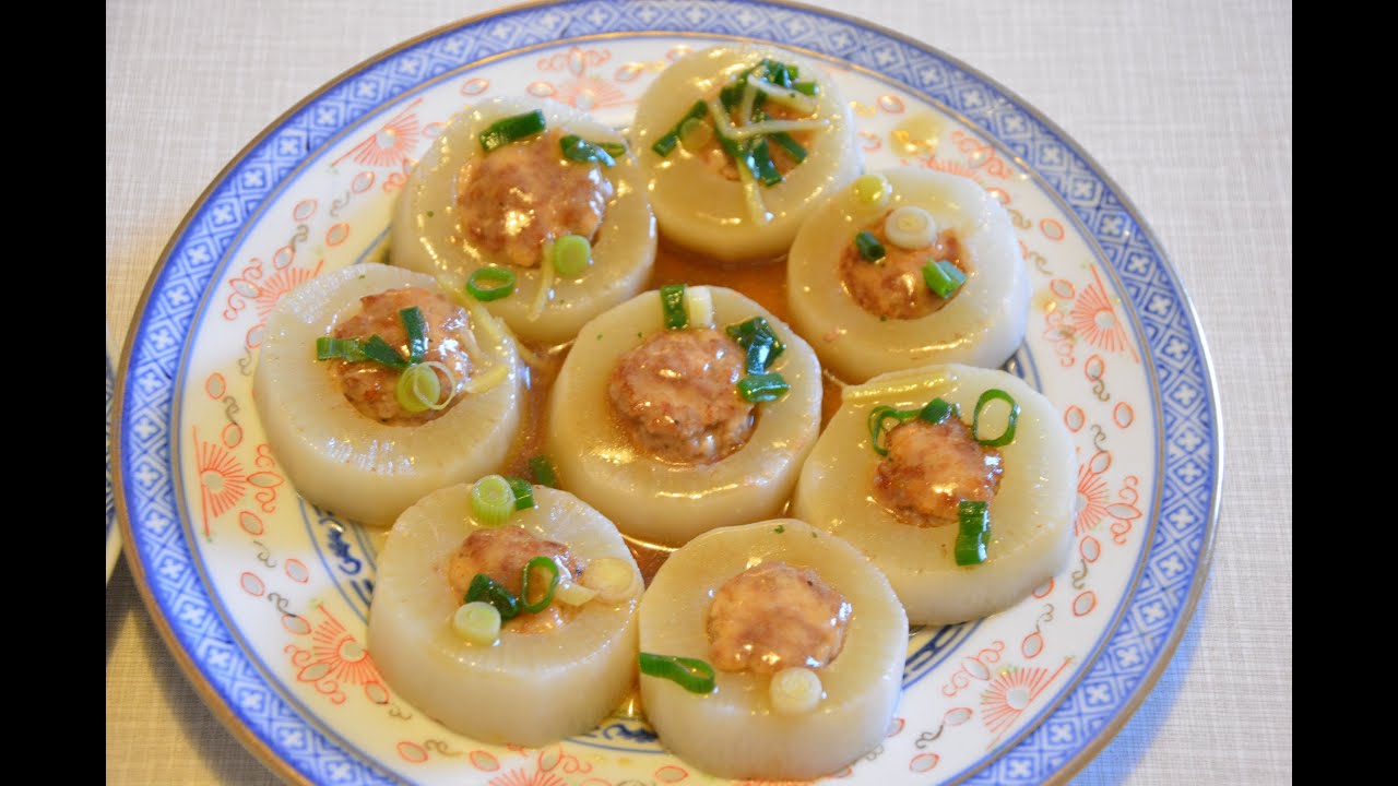 Steamed turnip stuffed with ground meat 白蘿蔔釀碎肉