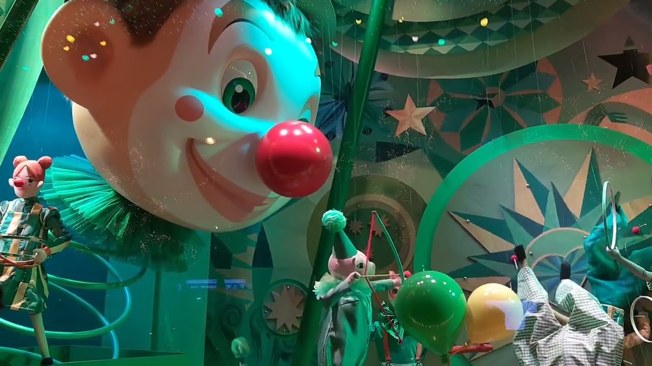 Vitrines de Noël Printemps Haussmann