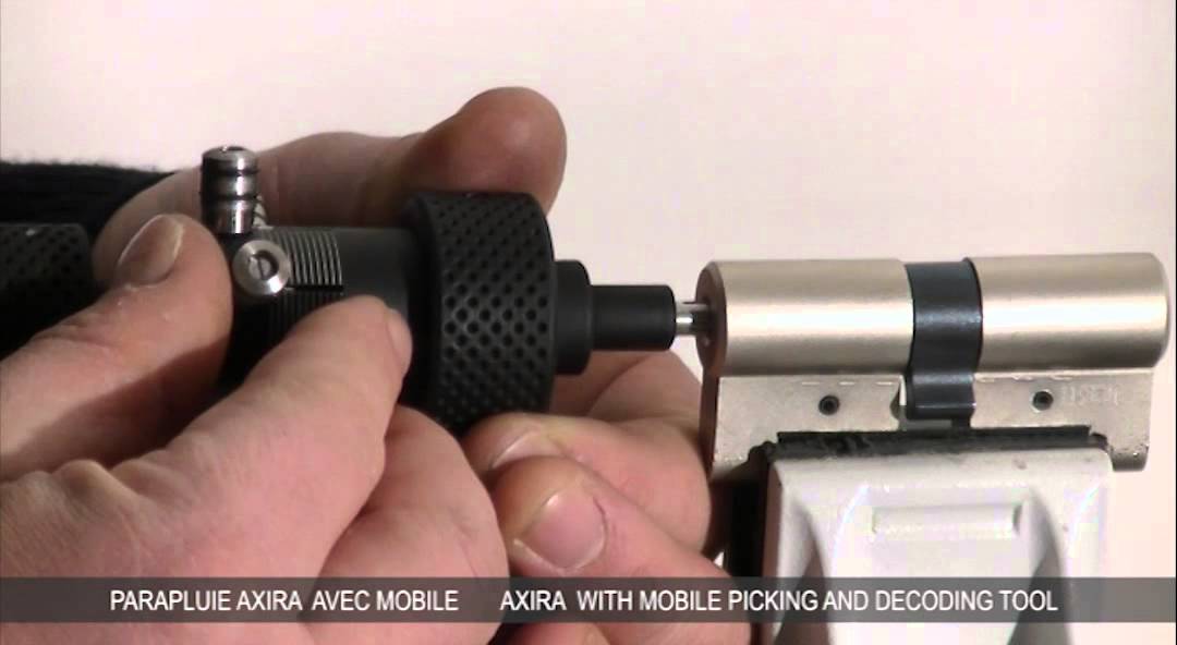 Picking and decoding tool for Axira with mobile  - Parapluie Axira avec mobile