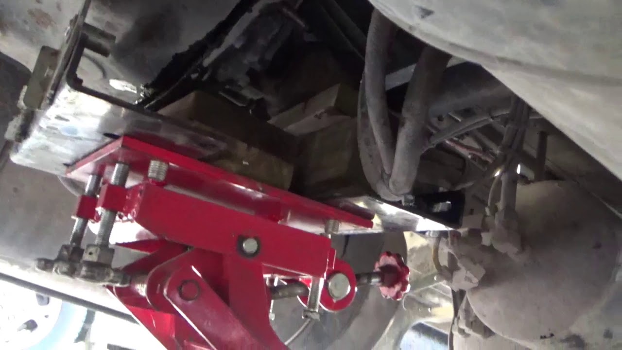 Removing auxiliary gear box on a big truck (part 2)