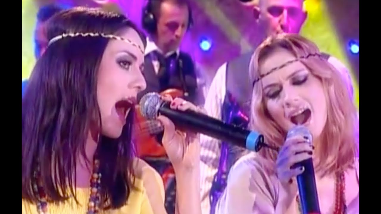 Paola & Chiara feat  Shel Shapiro & Maurizio Crozza   Sognando La California Live at Crozza Italia