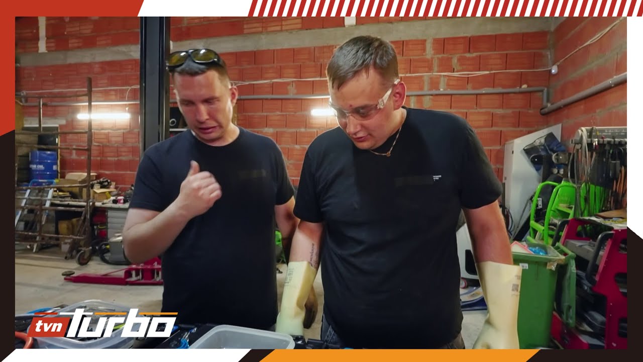 Nowy pracownik pierwszy raz wymienia baterię! Nadaje się? 🤔 | Jeździć, obserwować
