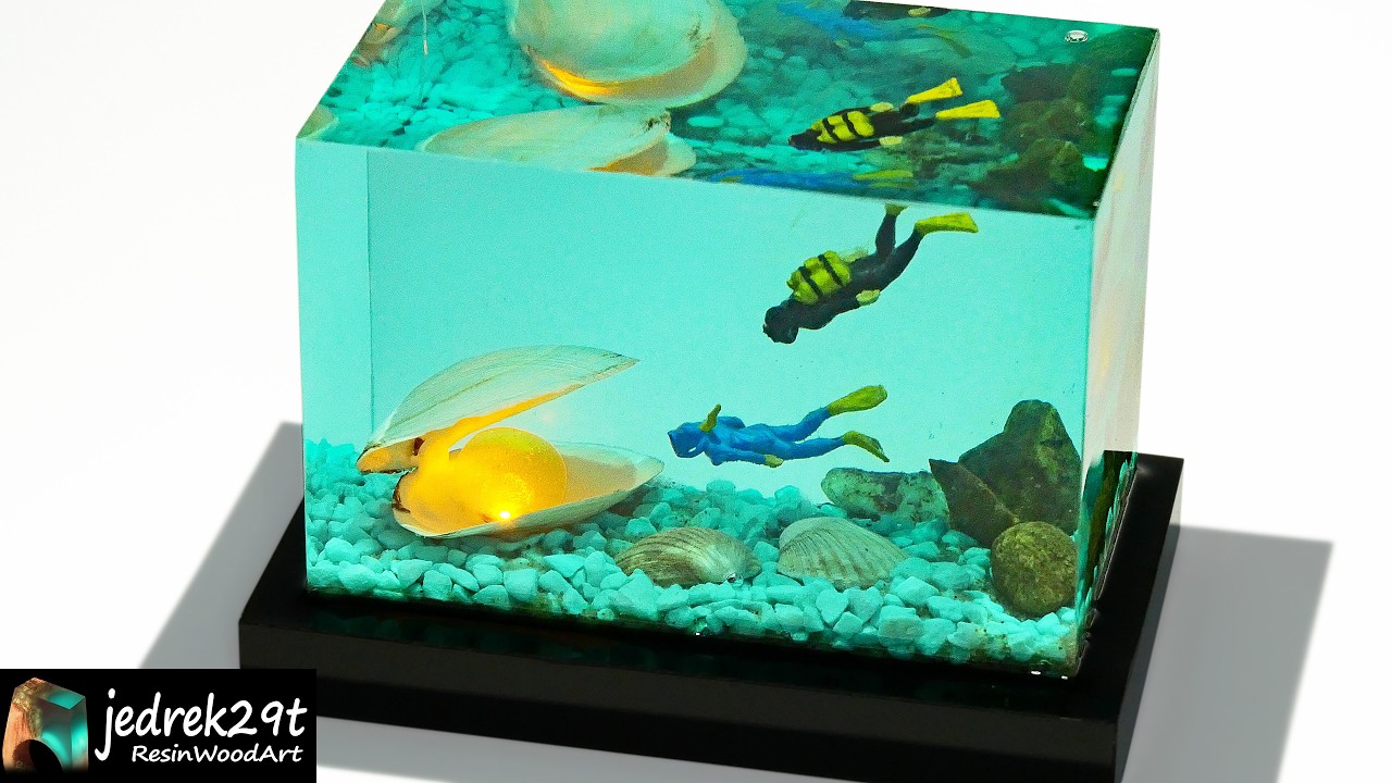 Scuba Divers Searching for Pearls | Epoxy Resin Diorama