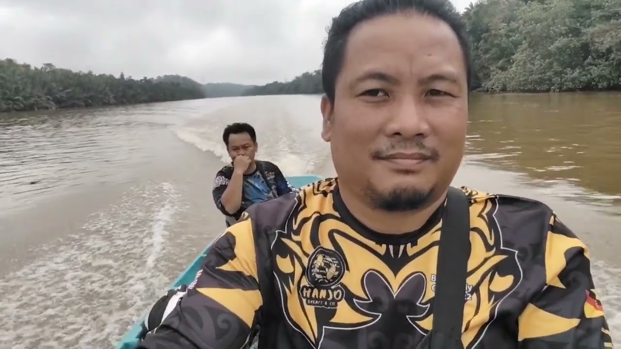 Memancing udang area Binai sungai Kemena-peterbayang
