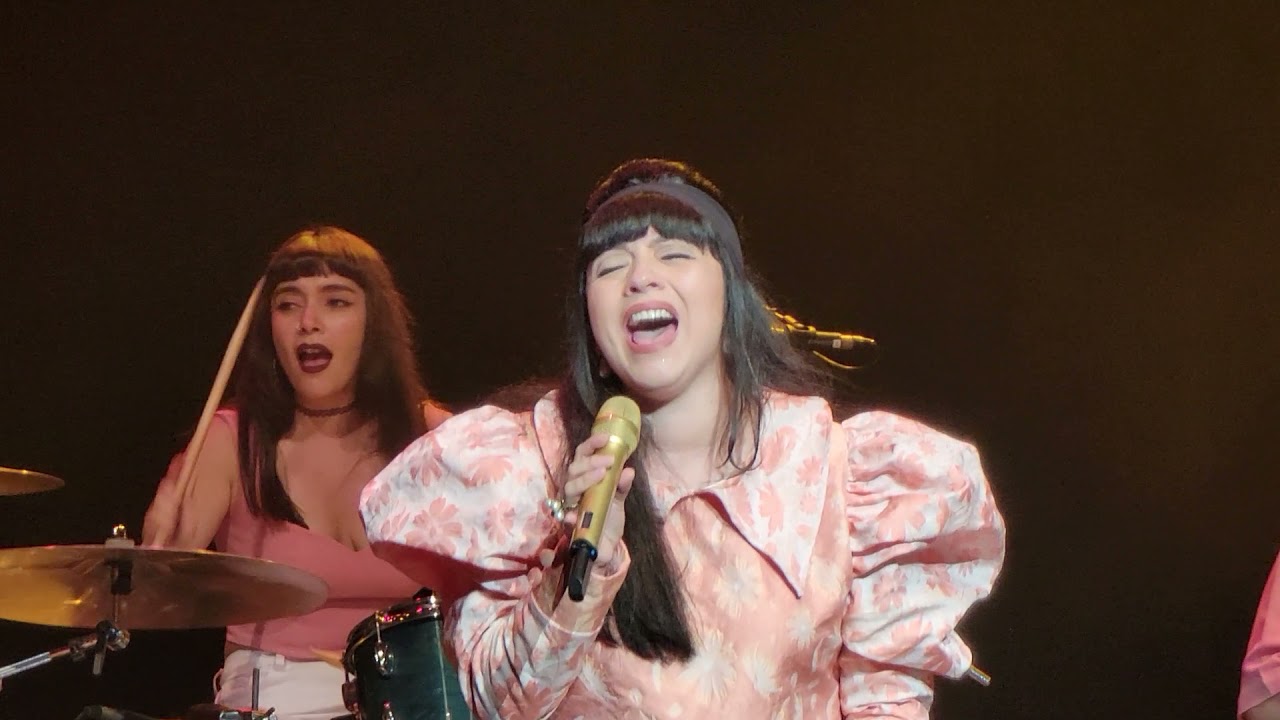 Tu Falta De Querer - Mon Laferte Live