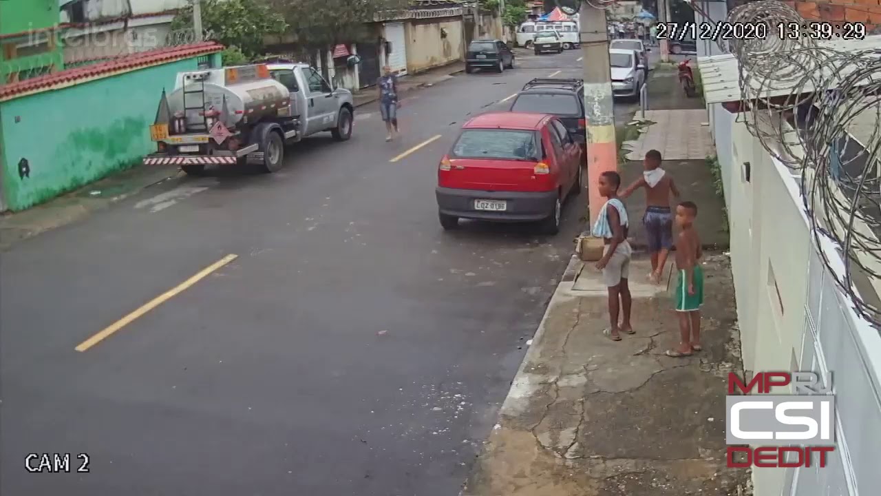 Câmera de segurança mostra os três meninos sumidos de Belford Roxo no dia do desaparecimento